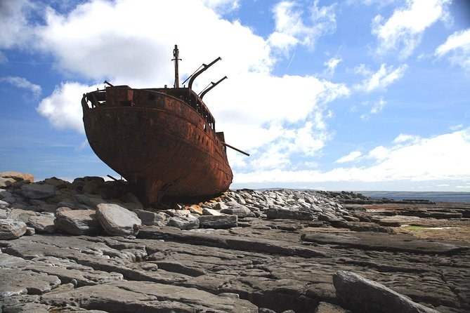 The rusting hull of the Plassey on the shore of Inis Oírr